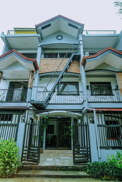 Hymn's Tourist Inn, Coron, Philippines