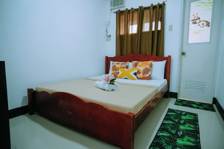 Hymn's Tourist Inn, Coron, Philippines