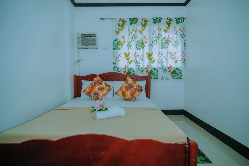 Hymn's Tourist Inn, Coron, Philippines