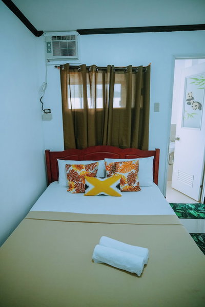 Hymn's Tourist Inn, Coron, Philippines