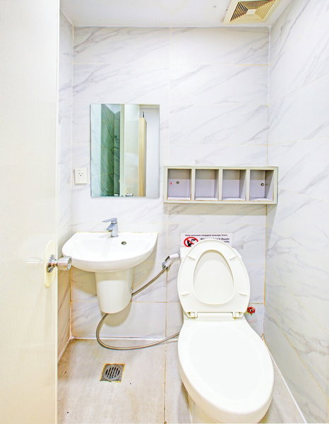 OYO 1144 1318 Residences, Manila, Philippines