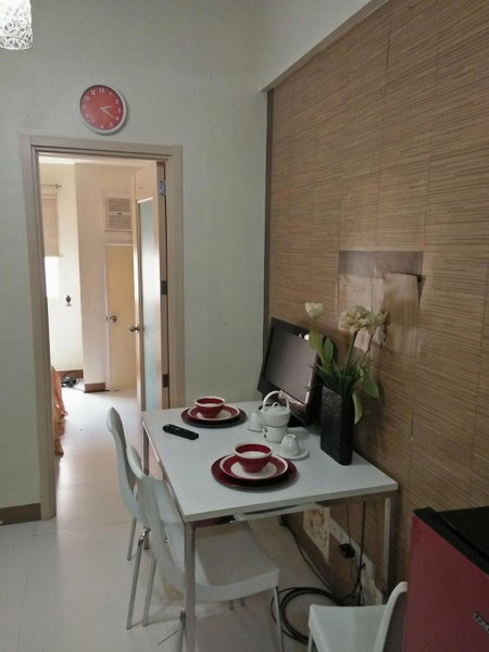 CHATEAU ELYSSE a4 near SM Mall,AIRPORT Wifi, Manila, Philippines