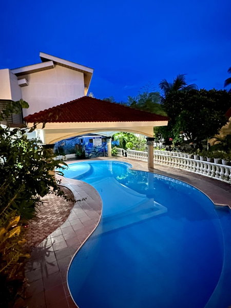 Gracey Dive Resort and Restaurant, Dauin, Philippines
