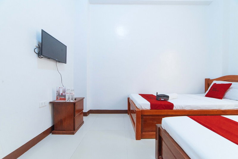 Reddoorz @ D Maagma Street - Vaccinated Staff, Kalibo, Philippines