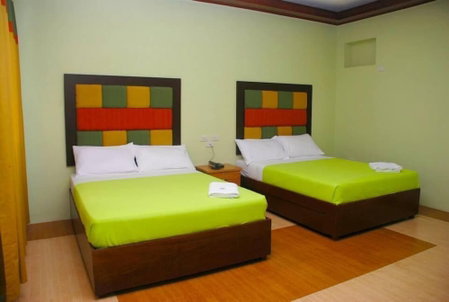 Kamayan sa Palaisdaan Hotel and Resort, Tayabas City, Philippines