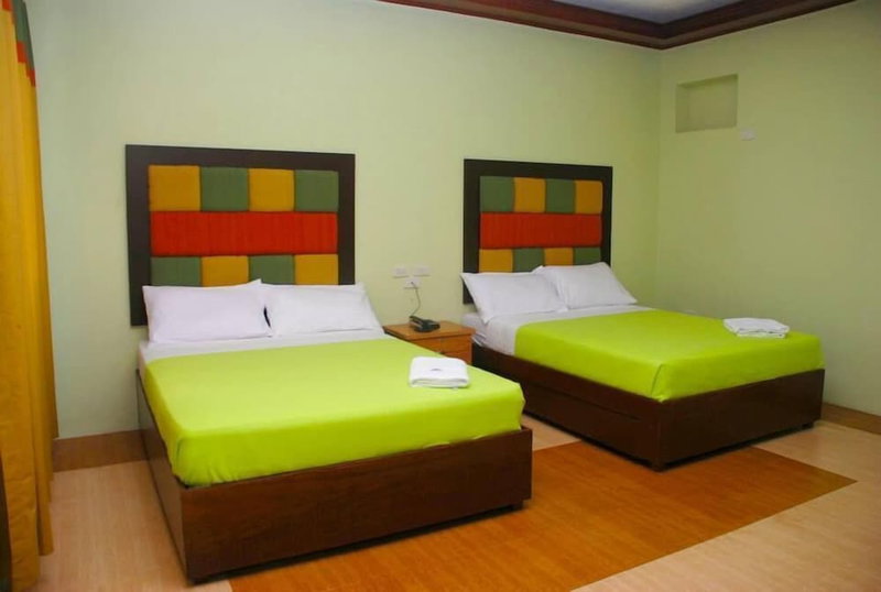 Kamayan sa Palaisdaan Hotel and Resort, Tayabas City, Philippines