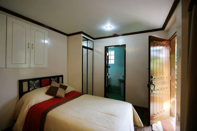 Kamayan sa Palaisdaan Hotel and Resort, Tayabas City, Philippines