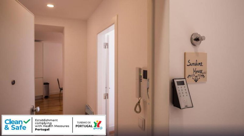 Sunshine House - Exclusive Apartment - Home By The Castle, Lisbon, Portugal