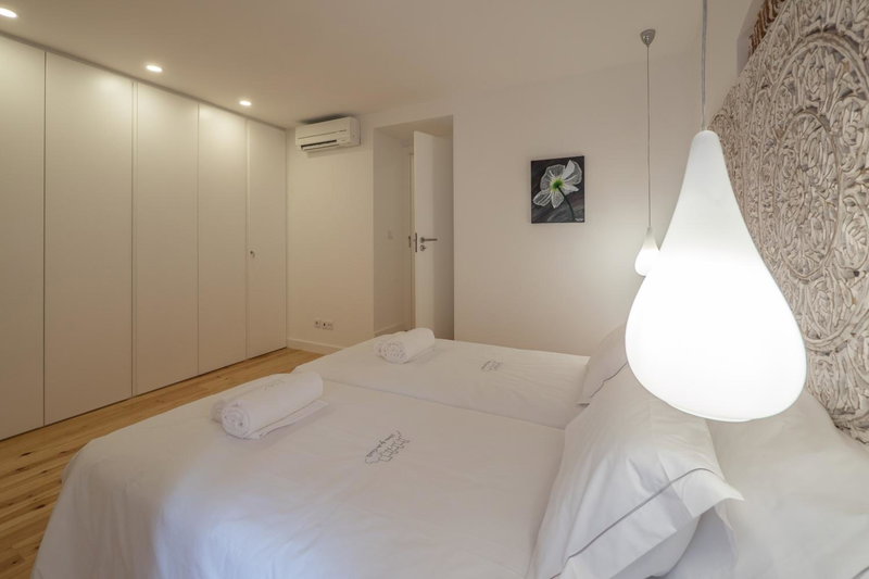 Sunshine House - Exclusive Apartment - Home By The Castle, Lisbon, Portugal