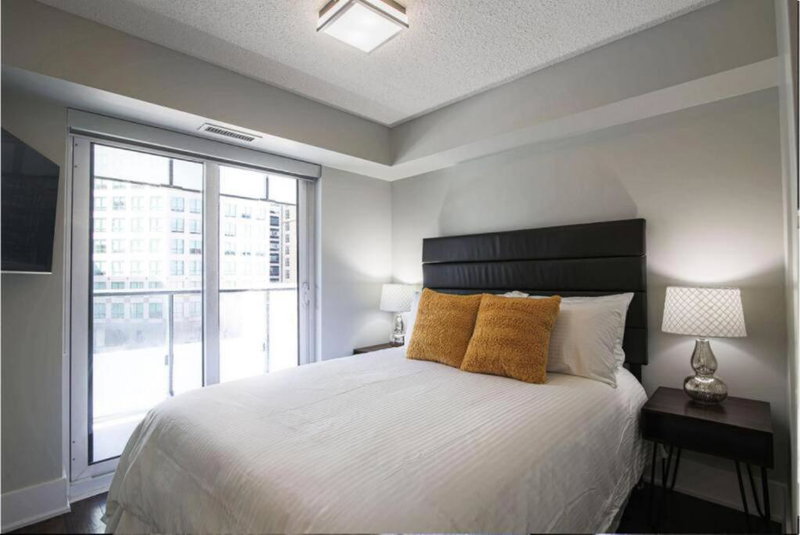 Skyline Suites - Walk to MTCC, ACC, Rogers Centre & Entertainment District, Toronto, Canada