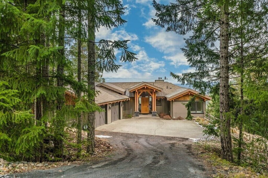 Mountain House of Wonder, Qualicum Beach, Canada
