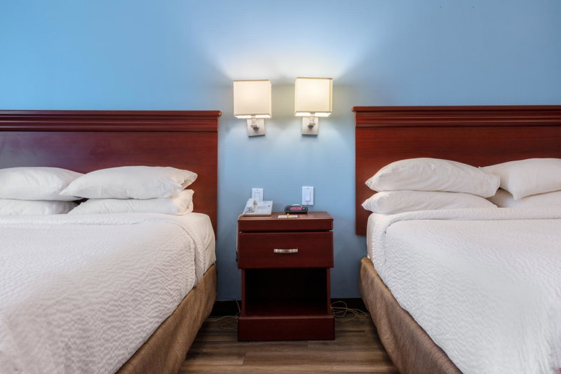Premier Inn & Suites - Downtown Hamilton, Hamilton, Canada