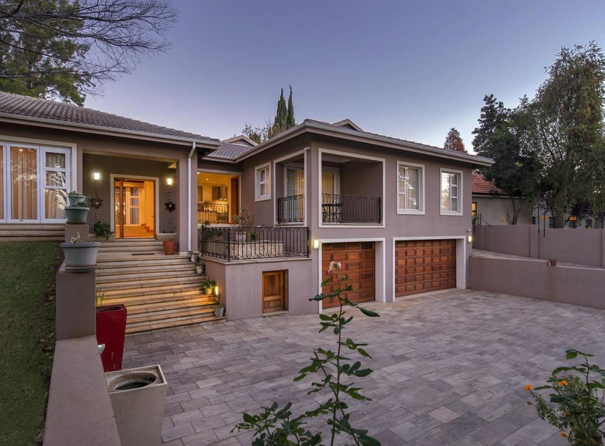 Hotel · 6 On Acacia, Johannesburg