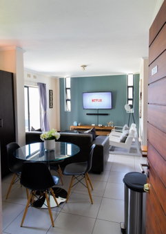 2Bedroom apartment in a secure golf estate.WIFI, Roodepoort, South Africa