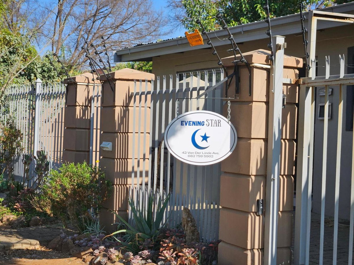 Hotel · Evening Star Guest Units, Fichardtpark