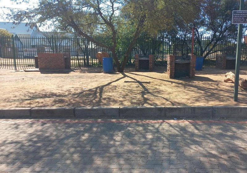 Best overnight with free WiFi. Modern & private, Bloemfontein, South Africa