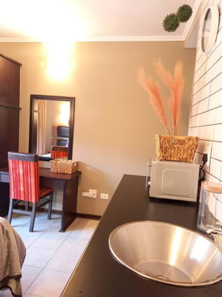 Best overnight with free WiFi. Modern & private, Bloemfontein, South Africa