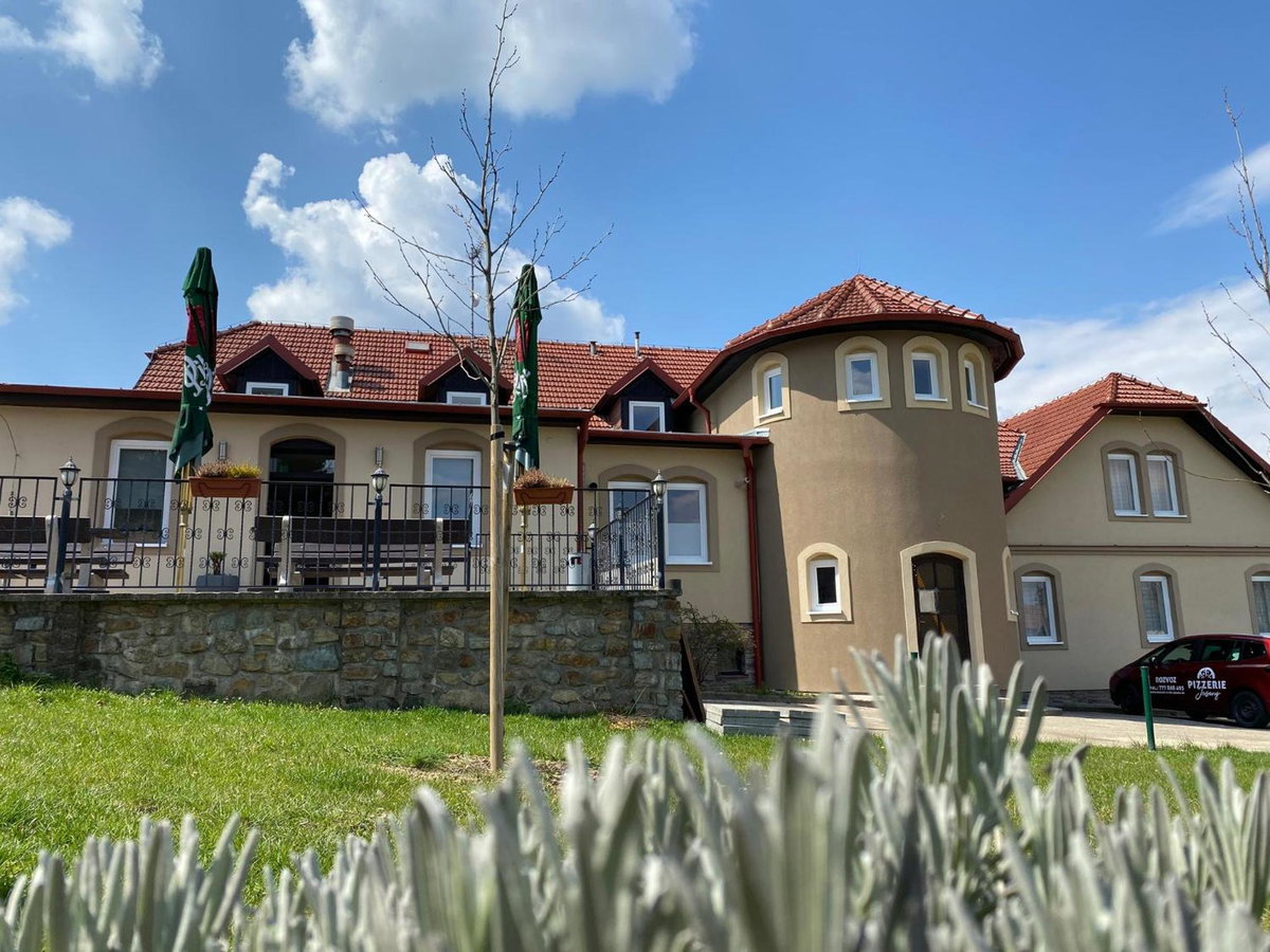 Hotel & Restaurace Pizzerie Jasany, Czechia