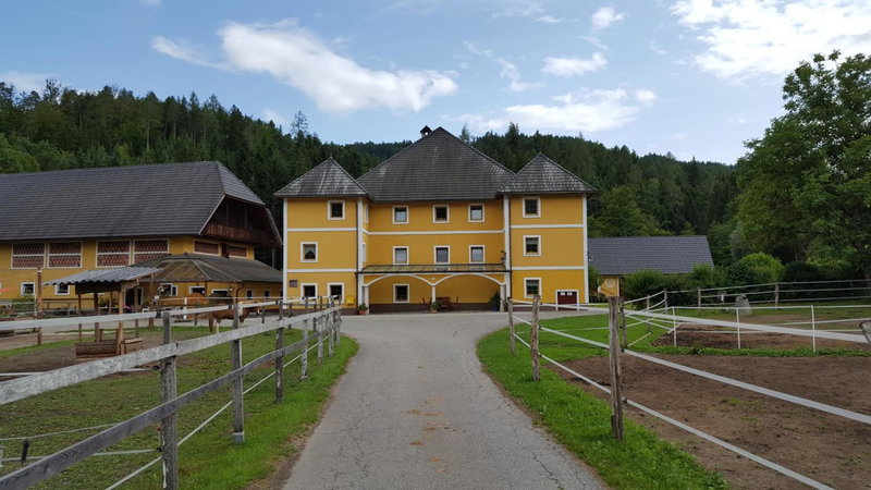 Ferienwohnungen Gut Seebacher, Klagenfurt, Austria