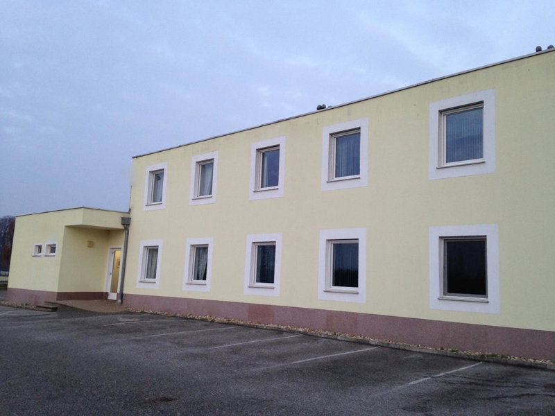 Pension Tennisweber, Schwechat, Austria