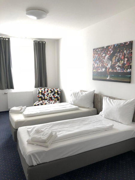 Pension Tennisweber, Schwechat, Austria