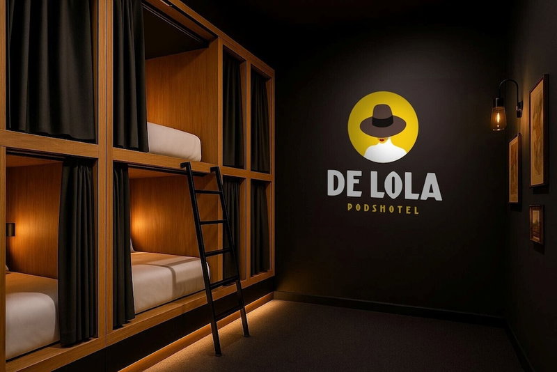 De Lola Podshotel, The Hague, The Netherlands