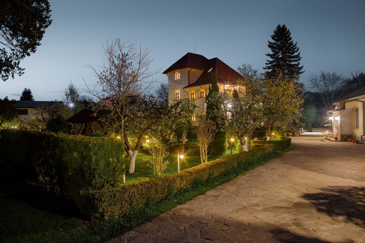 Zaivan Retreat, Romania
