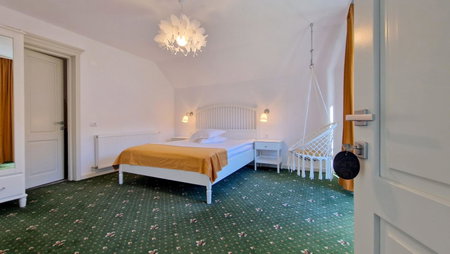 Colț Viu Deluxe, Şimon, Romania