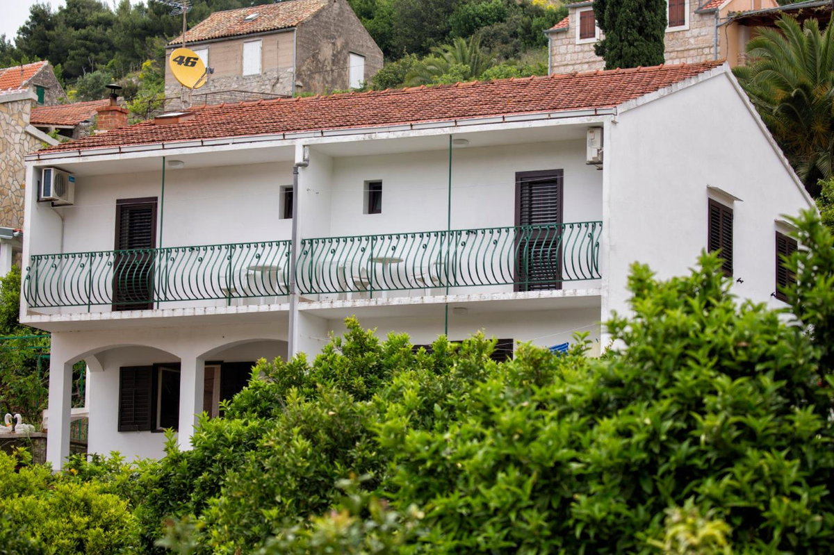Hotel · Apartmani PISAC, Vis