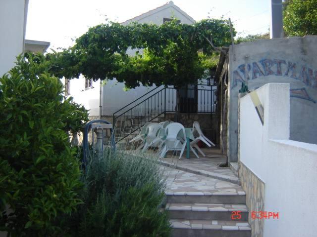 Apartmani PISAC, Vis, Croatia