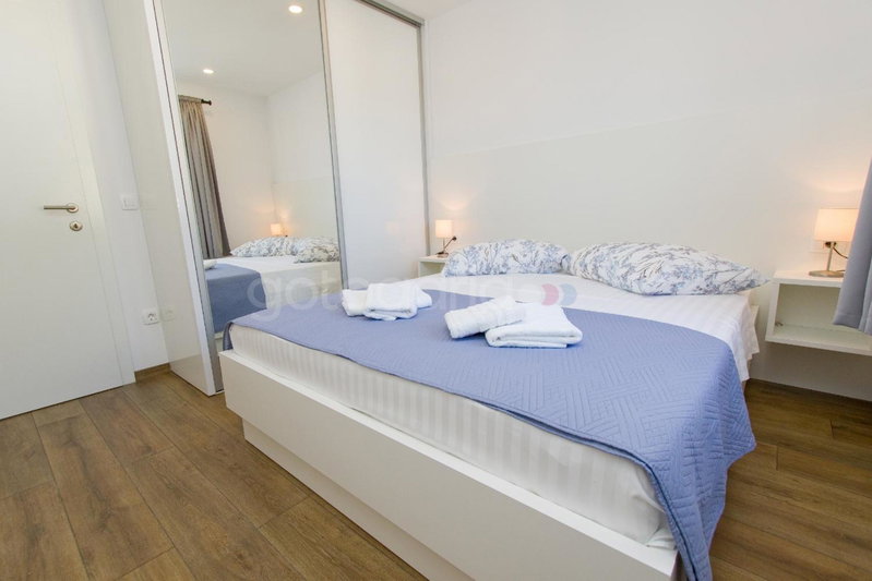 Penthouse With Panoramic View Ally, Makarska, Croatia