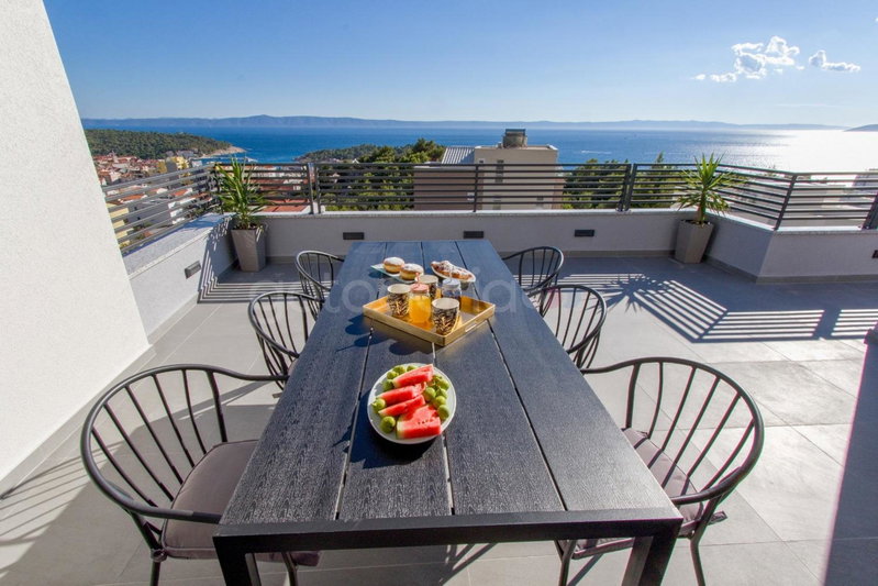 Penthouse With Panoramic View Ally, Makarska, Croatia