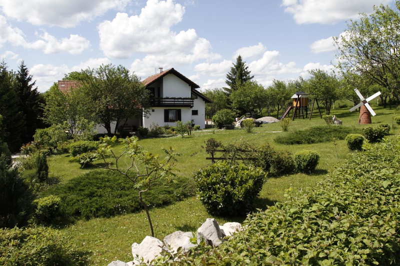 Guest house Jandric - Near Plitvice lake, Free parking, Drežnik Grad, Croatia