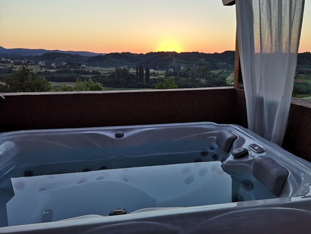 Apartment Viksa with Jacuzzi, Zagreb, Croatia