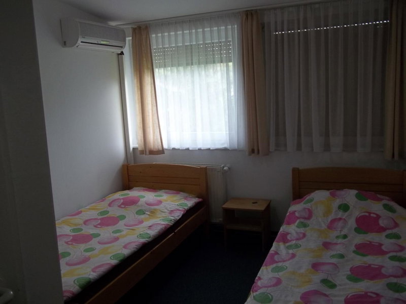 Gadányi Vendégház és Lovarda, Komló, Hungary