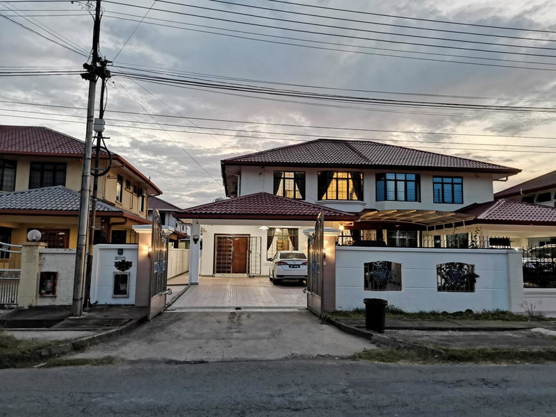 Jiuhao Homestay 九号民宿 15pax Stay Near Airport & City by Greenage, Kampong Nasob, Malaysia