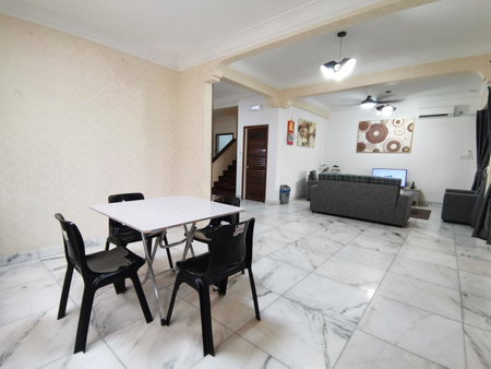 Jiuhao Homestay 九号民宿 15pax Stay Near Airport & City by Greenage, Kampong Nasob, Malaysia