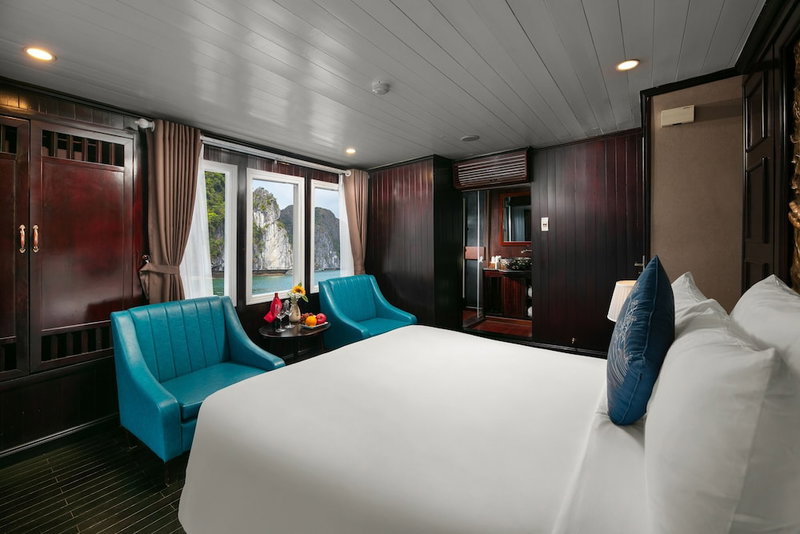 La Regina Classic Cruise, Ha Long, Vietnam