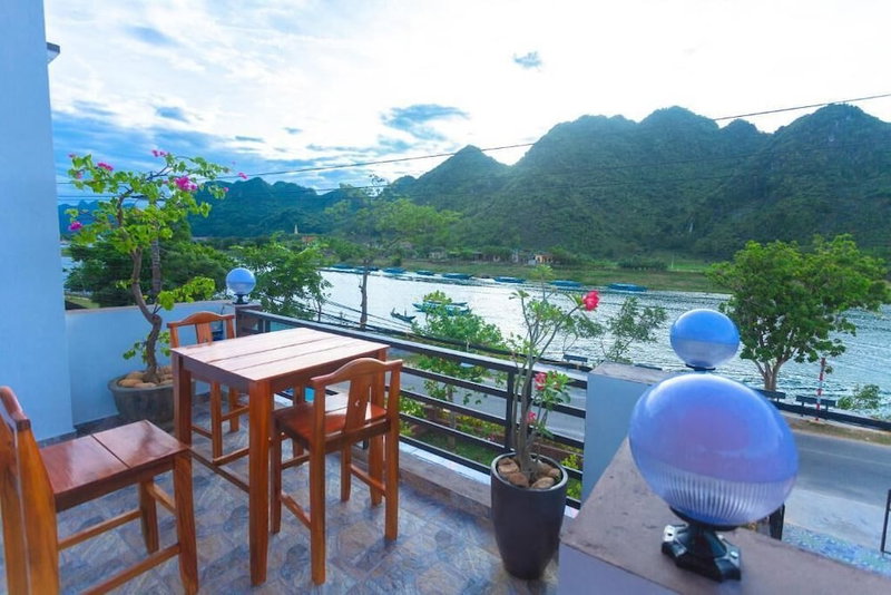 YoLo Pool Bar Villas, Bo Trach, Vietnam