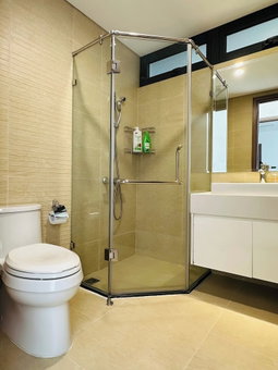 Vinhome Sky Lake-Sunhometel, Hanoi, Vietnam