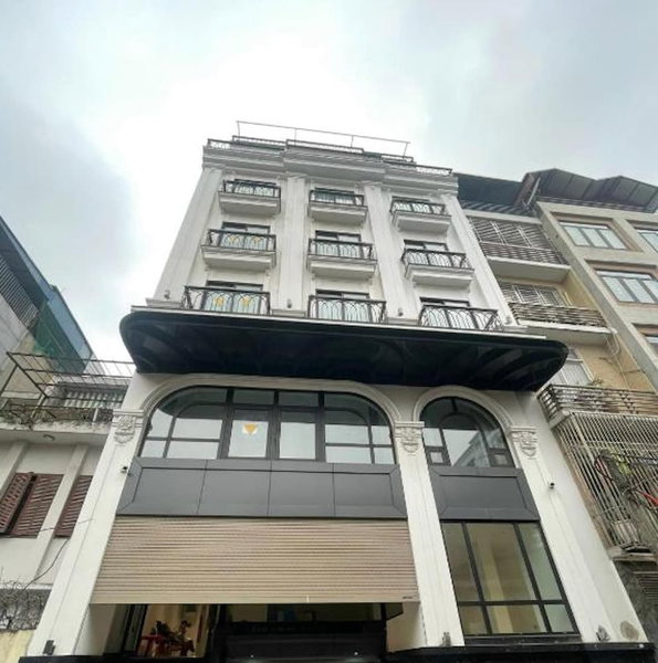 Luxe Paradise Suites Hotel Hoang Cau, Hanoi, Vietnam