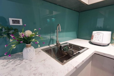 Luxe Paradise Suites Hotel Hoang Cau, Hanoi, Vietnam