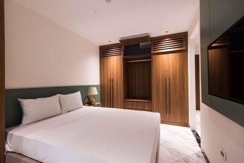 Luxe Paradise Suites Hotel Hoang Cau, Hanoi, Vietnam
