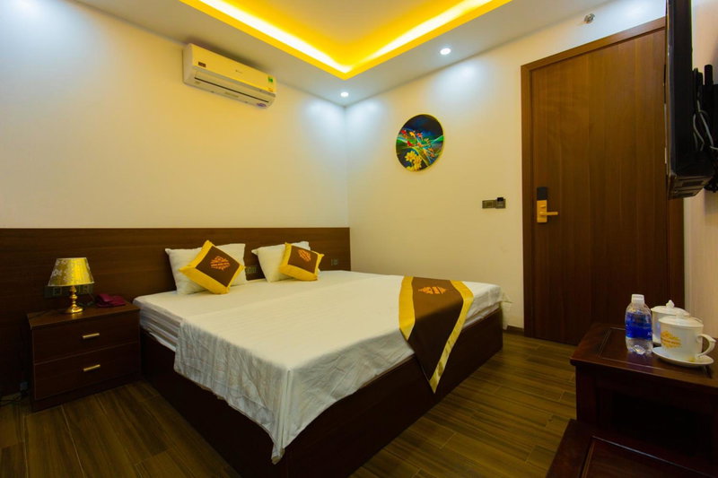 Hong Ngan Hotel, Ha Long, Vietnam