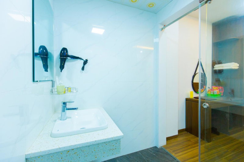 Hong Ngan Hotel, Ha Long, Vietnam