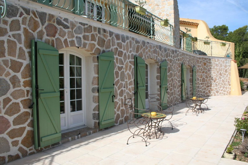 LE MAS DES TARENTES Chambres d'hôtes, Trans-en-Provence, France