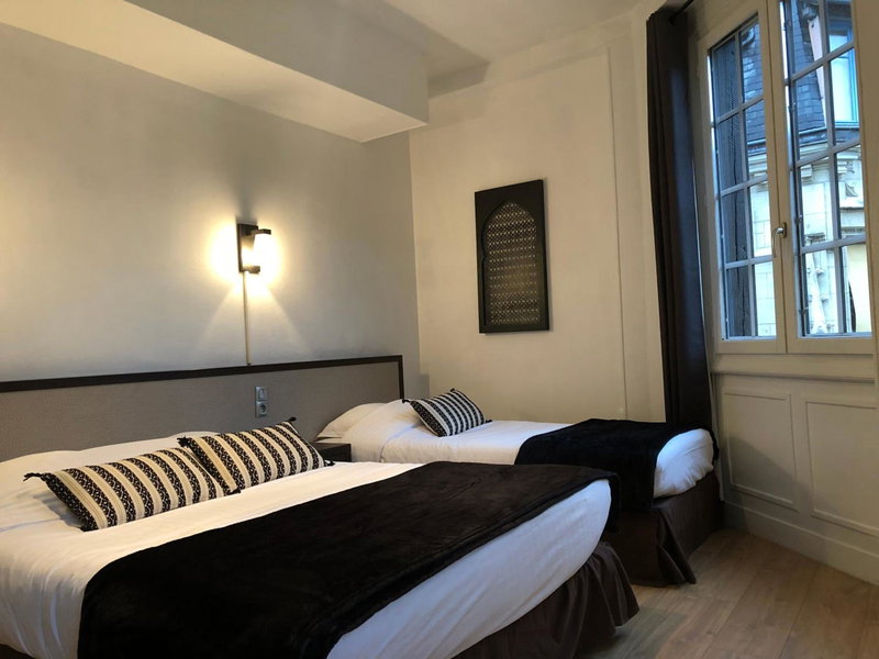 Les Initiés, Rouen, France