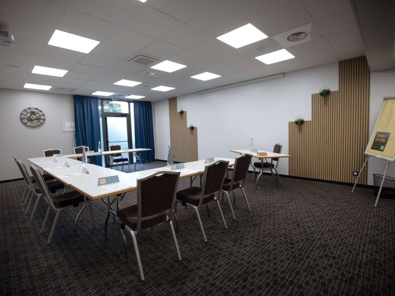 Ibis Styles Evry Lisses Paris Sud, Evry-Courcouronnes, France