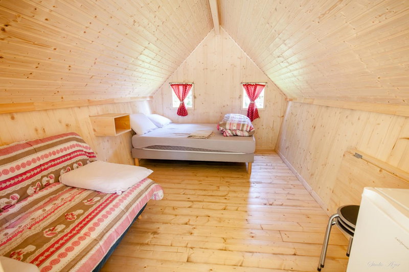 Camping de Tournus - Drole de cabane, Tournus, France