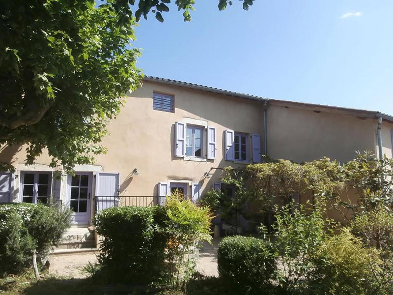 GITE DU ROY D'AMONT (Plaine de l'Ain), Lagnieu, France